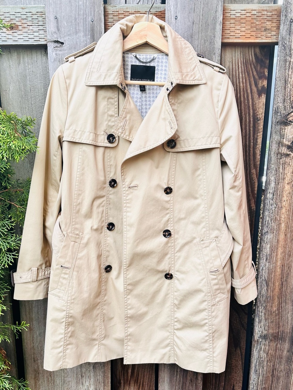 Banana Republic Beige Double-Breasted Trench Coat